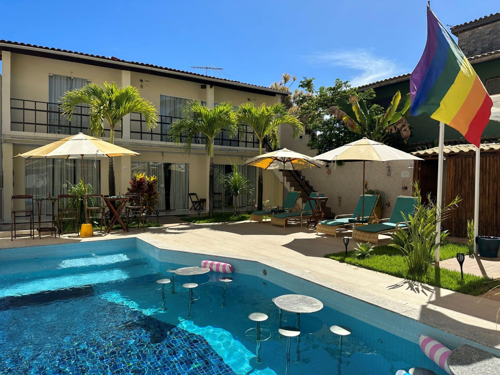 Pool und Innenhof der Pousada Villa Encantada in Salvador 