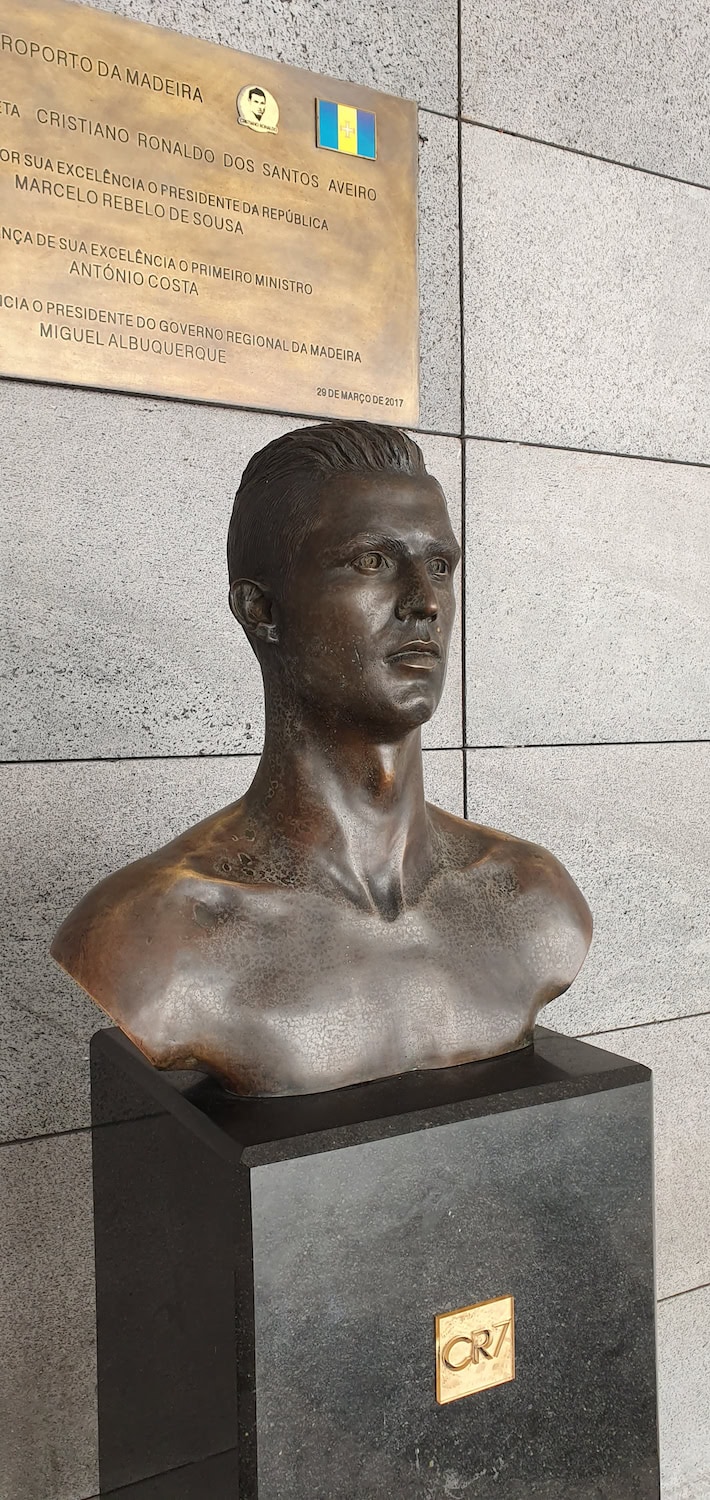 Cristiano Ronaldo Büste am Ronaldo-Flughafen in Madeira