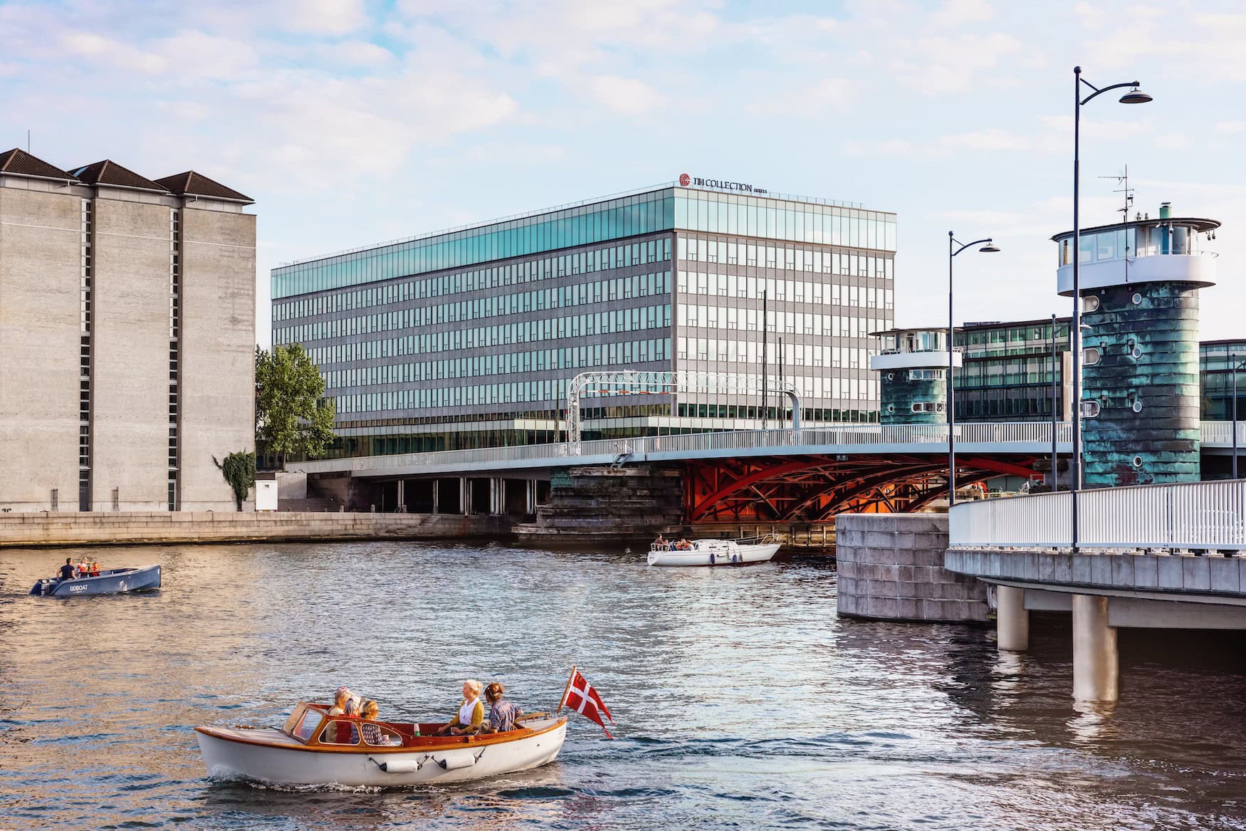 Das Hotel NH Collection Copenhagen liegt direkt am Wasser.