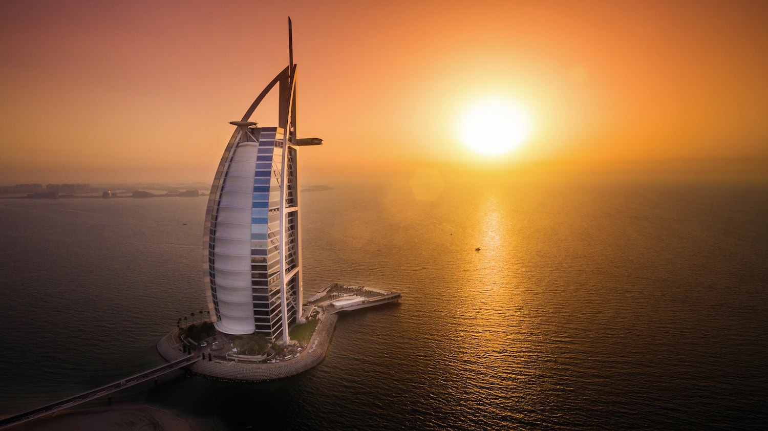 Gebäude in Dubai: der Burj Al Arab