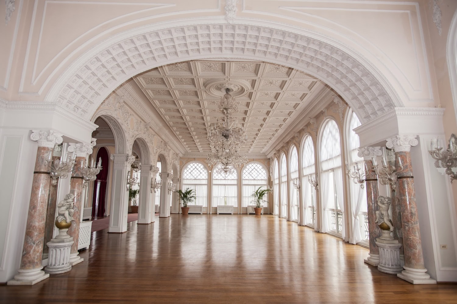 Excelsior Venice Lido Resort gleicht einem Märchenschloss. Die perfekte Location für eine Hochzeit, oder?