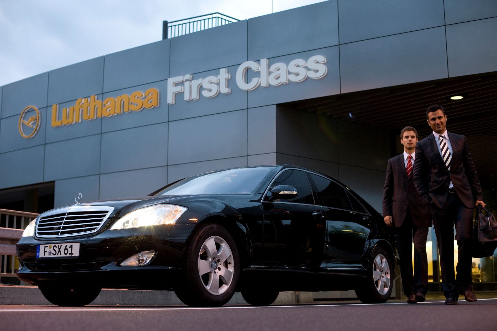 First Class der Lufthansa am Frankfurter Flughafen: Chauffeur-Service 