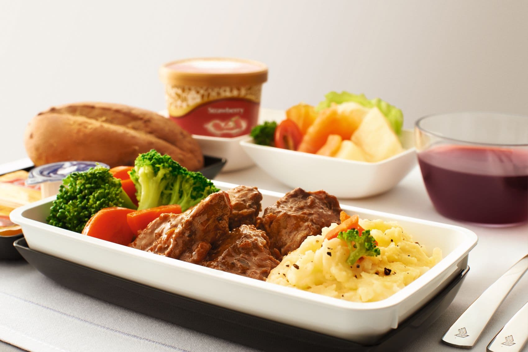 Essen bei Singapore Airlines in der Premium Economy 