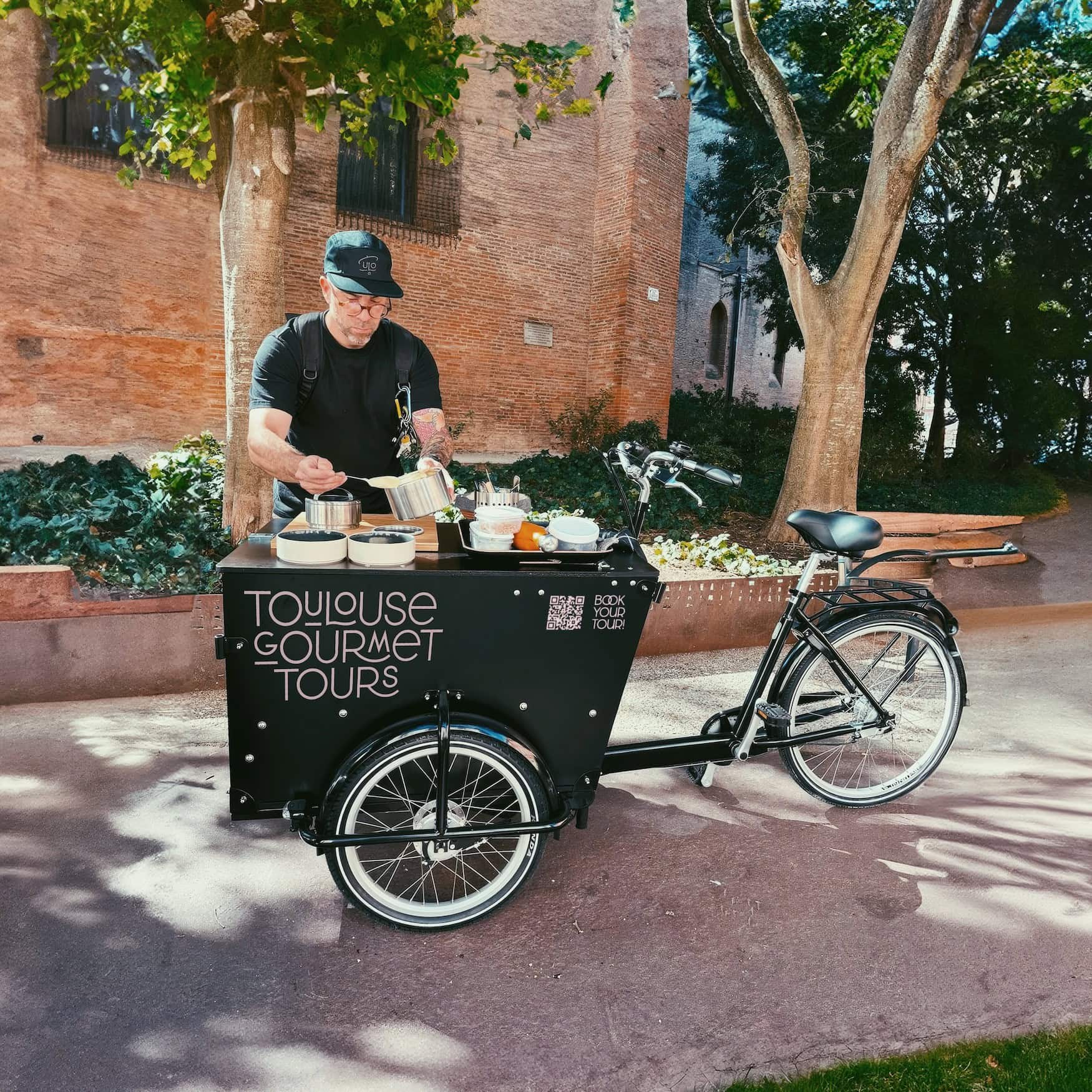 Koch Alejandro Javaloyas bei einer seiner Gourmet-Touren.