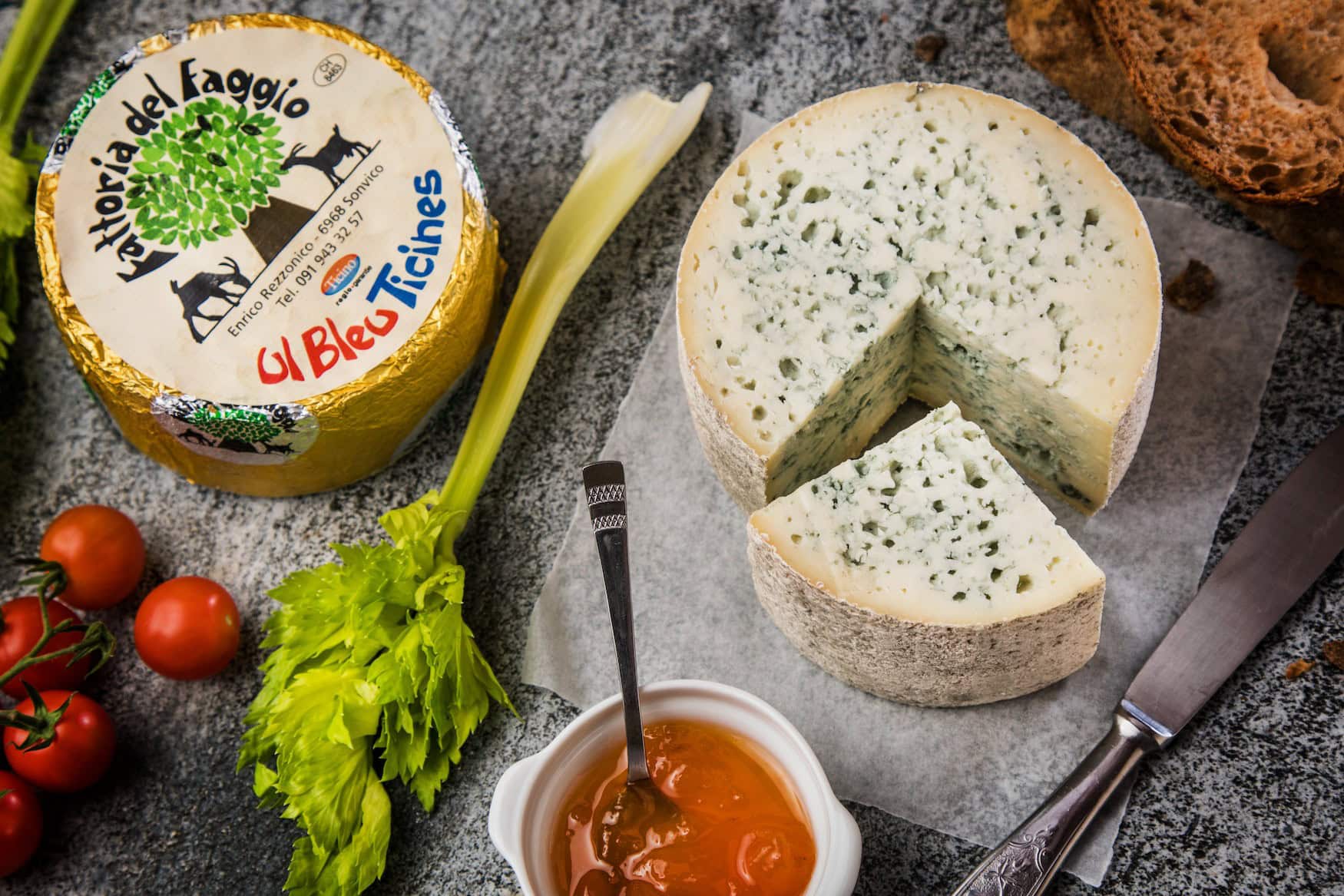 Der preisgekrönte Blauschimmelkäse Blau Ticines.
