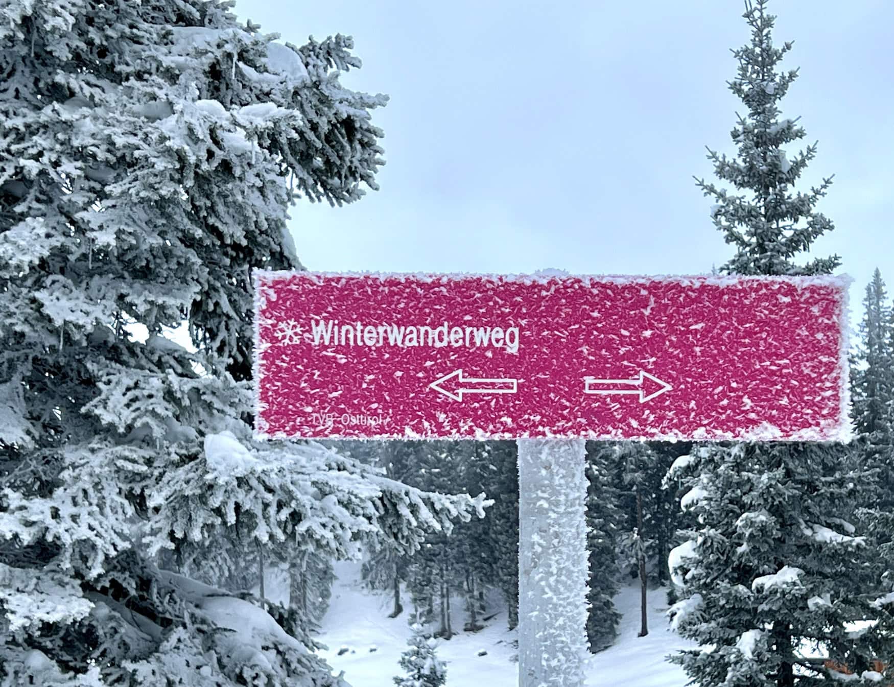 Schild fürs Winterwandern in Osttirol
