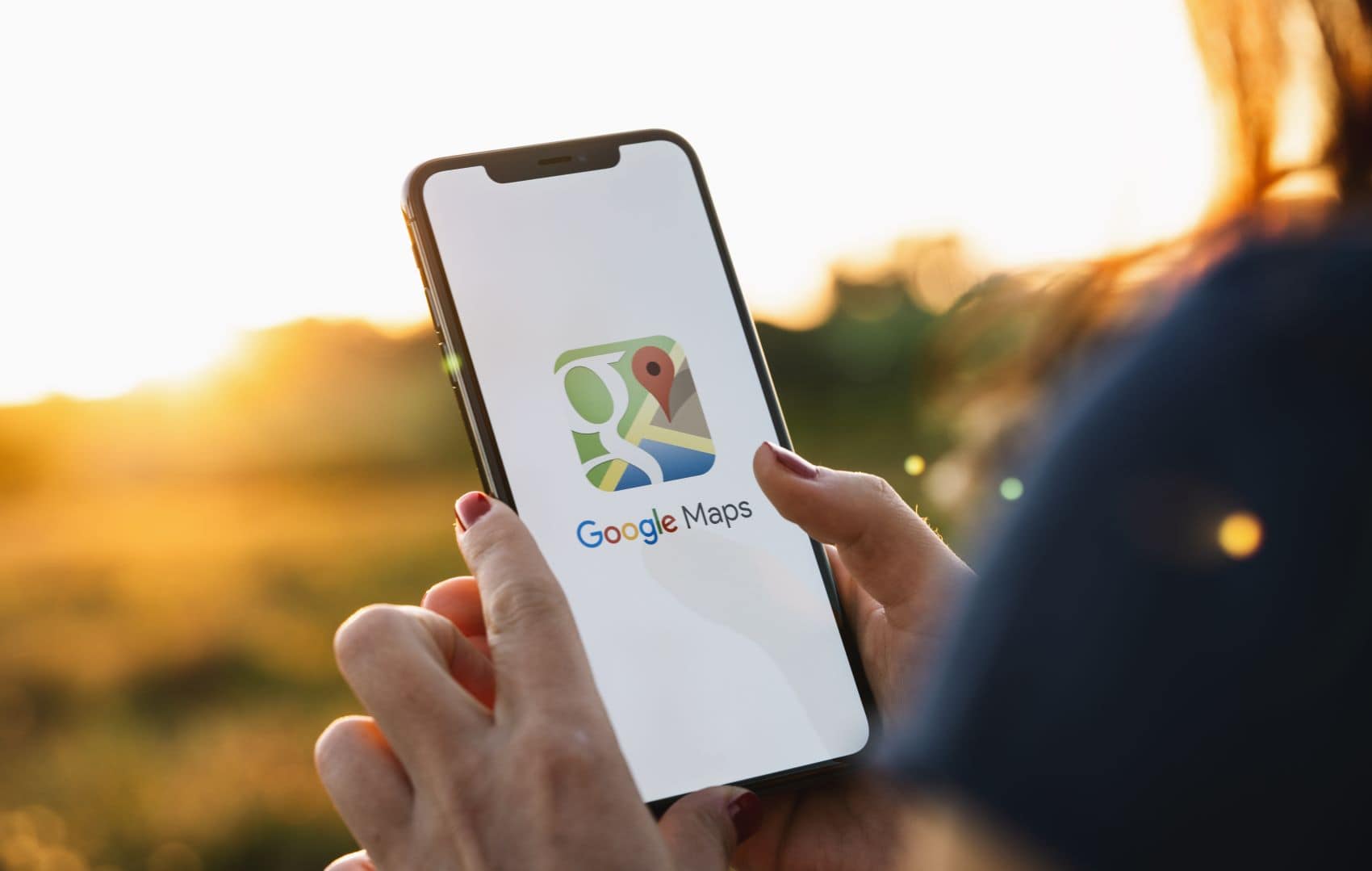 Nahaufnahme Handy Google Maps App