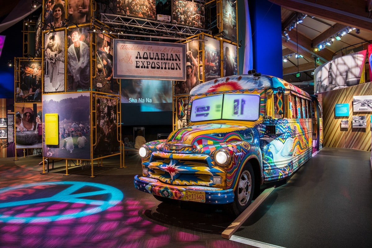 Wer im Herbst in New York einen Roadtrip macht, sollte auch das Bethel-Woods-Museum besuchen.