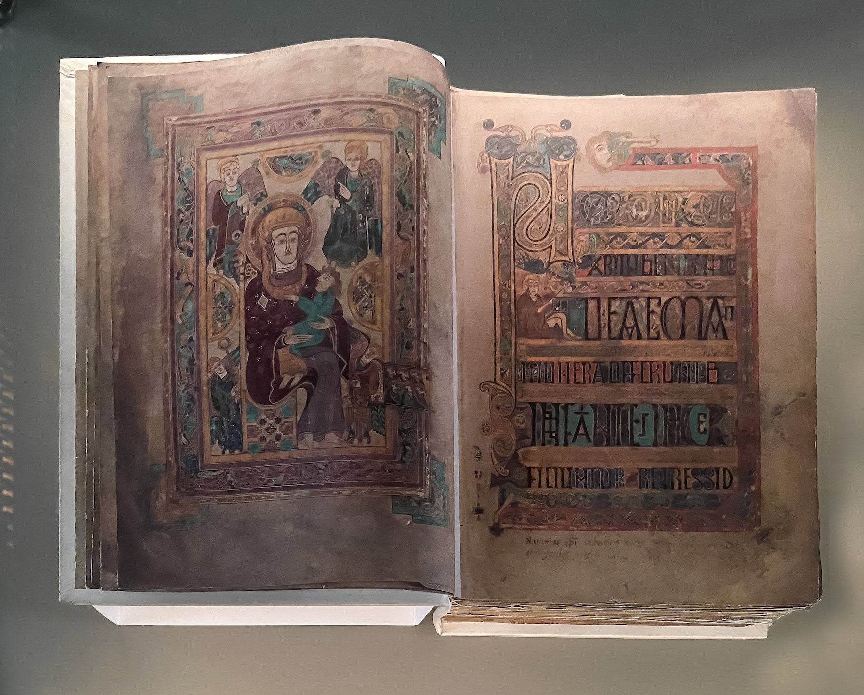 Book of Kells im Trinity College in Dublin