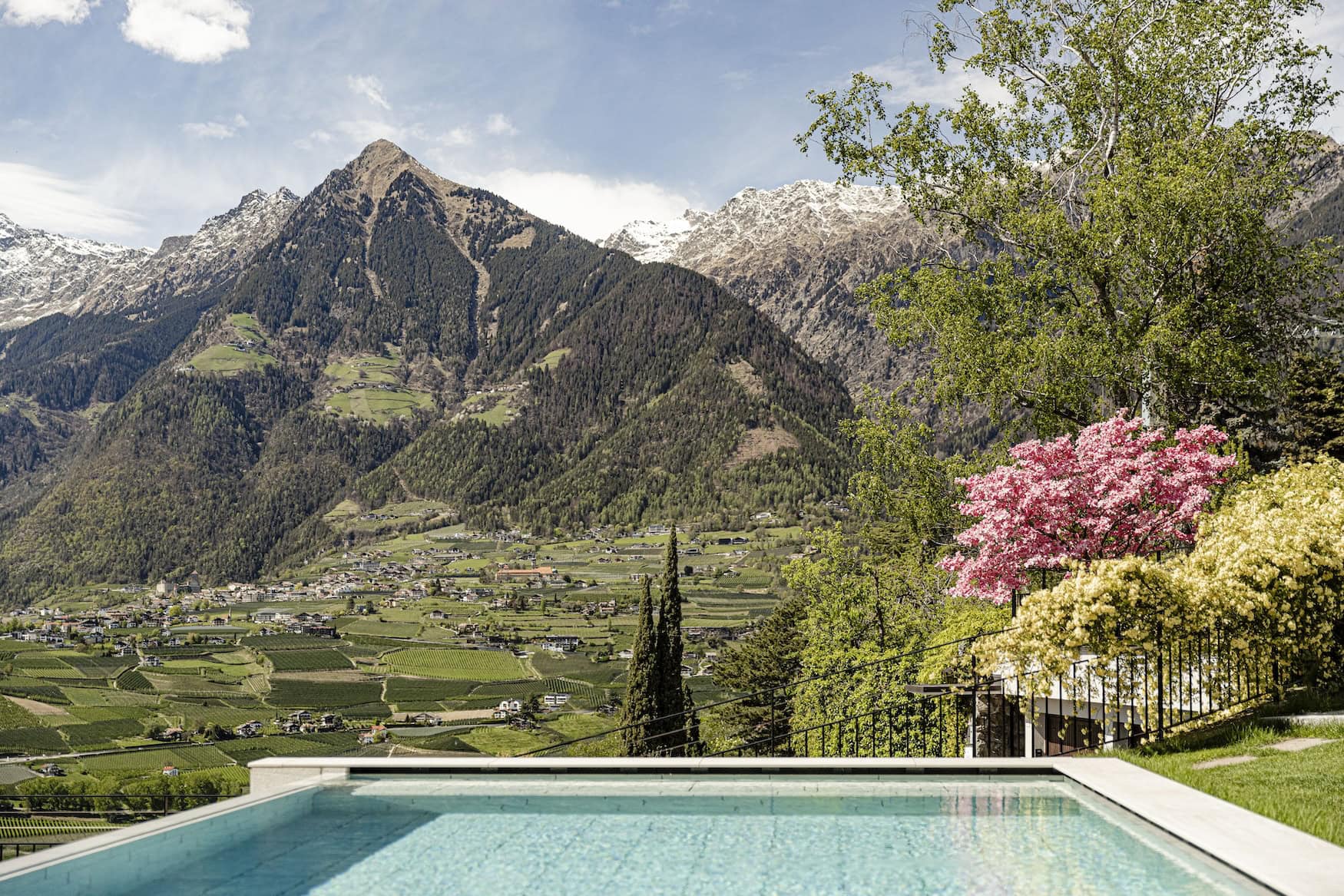 Ausblick von den Schenna Chalets