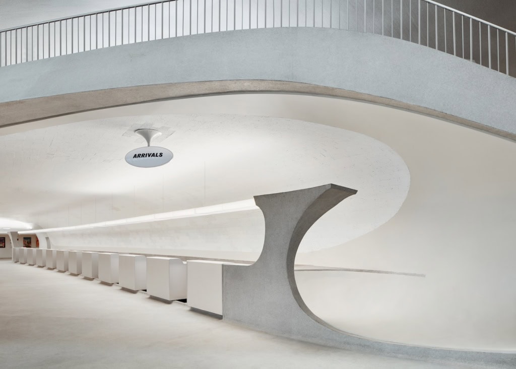 Lobby sehr clean und futuristisch