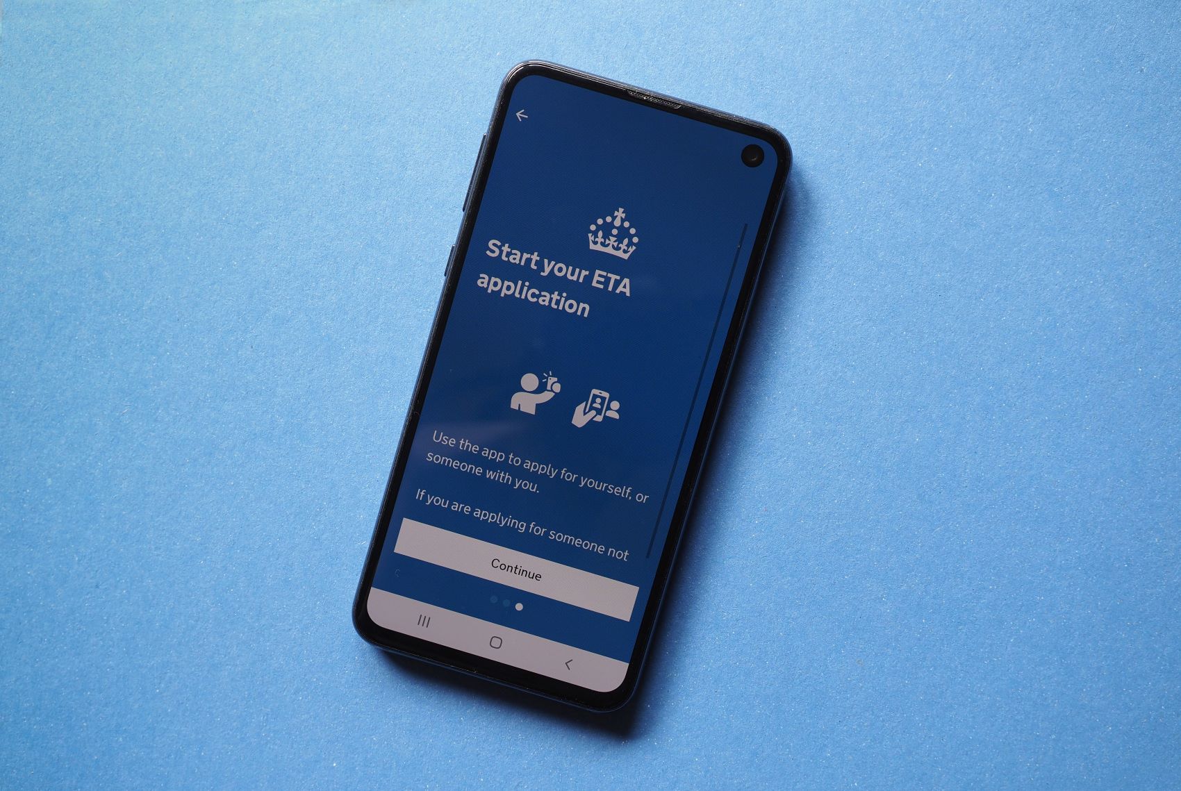 Startseite der ETA App für Großbritannien auf Handy-Display