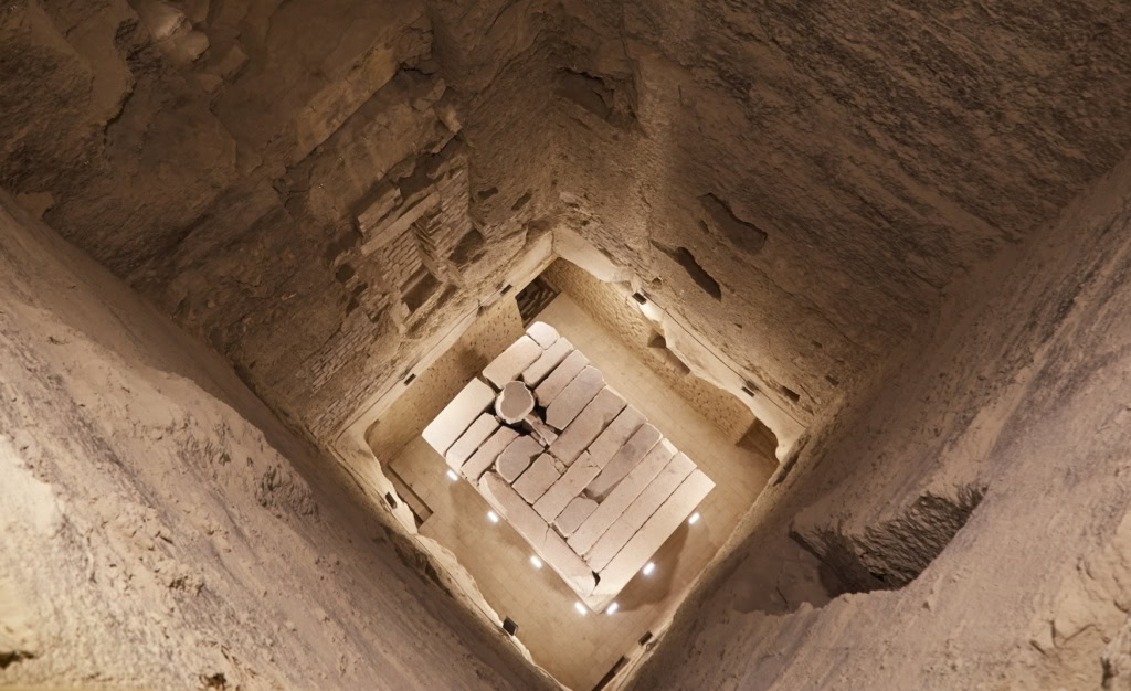 Blick ins Innere der Stufenpyramide.