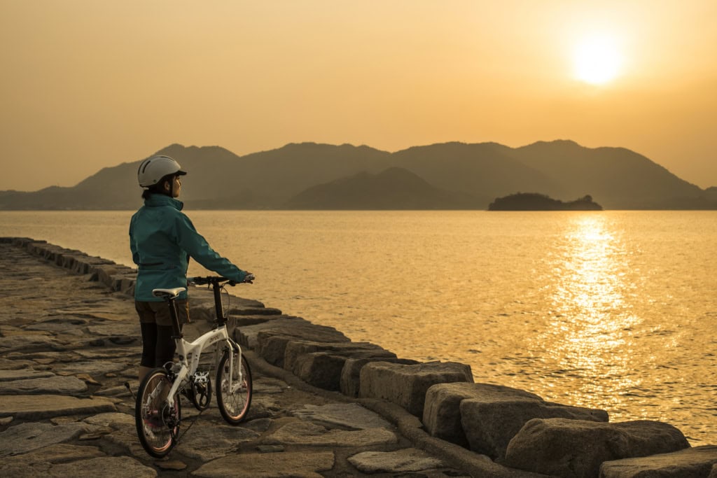 Fahrradfahren auf dem Shimanami Kaido in Japan