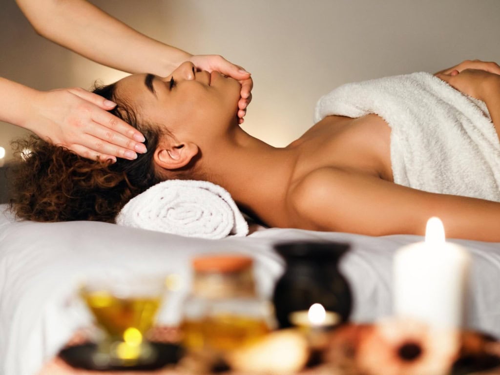 Frau bei Wellness in Südafrika
