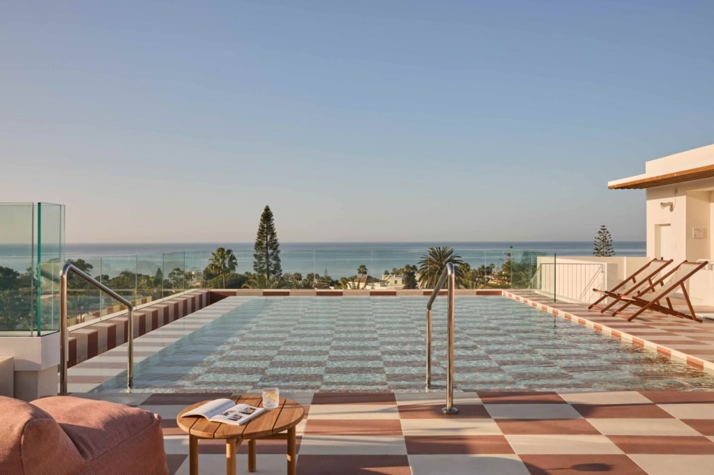 Pool-Anlage im Kimpton Los Monteros Marbella