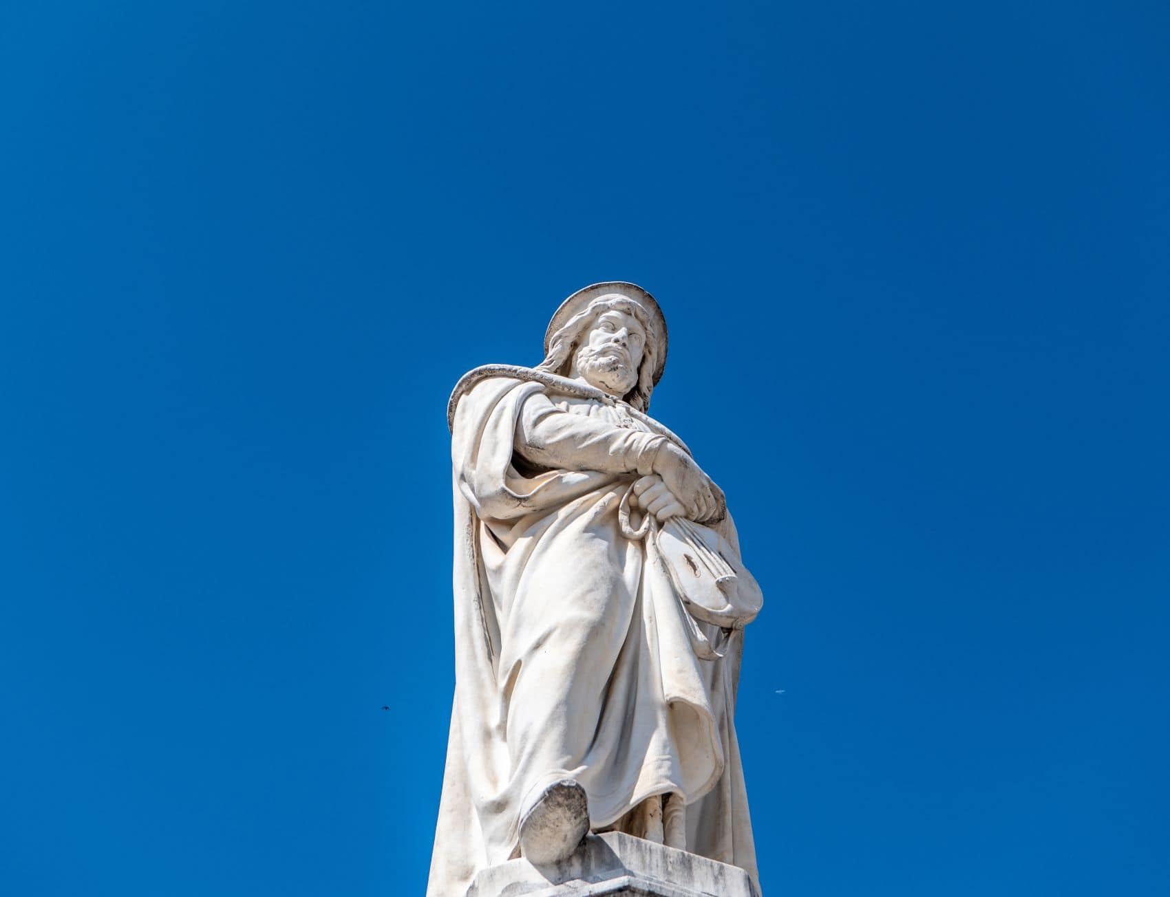 Marmorstatue Walther von der Vogelweide in Bozen 