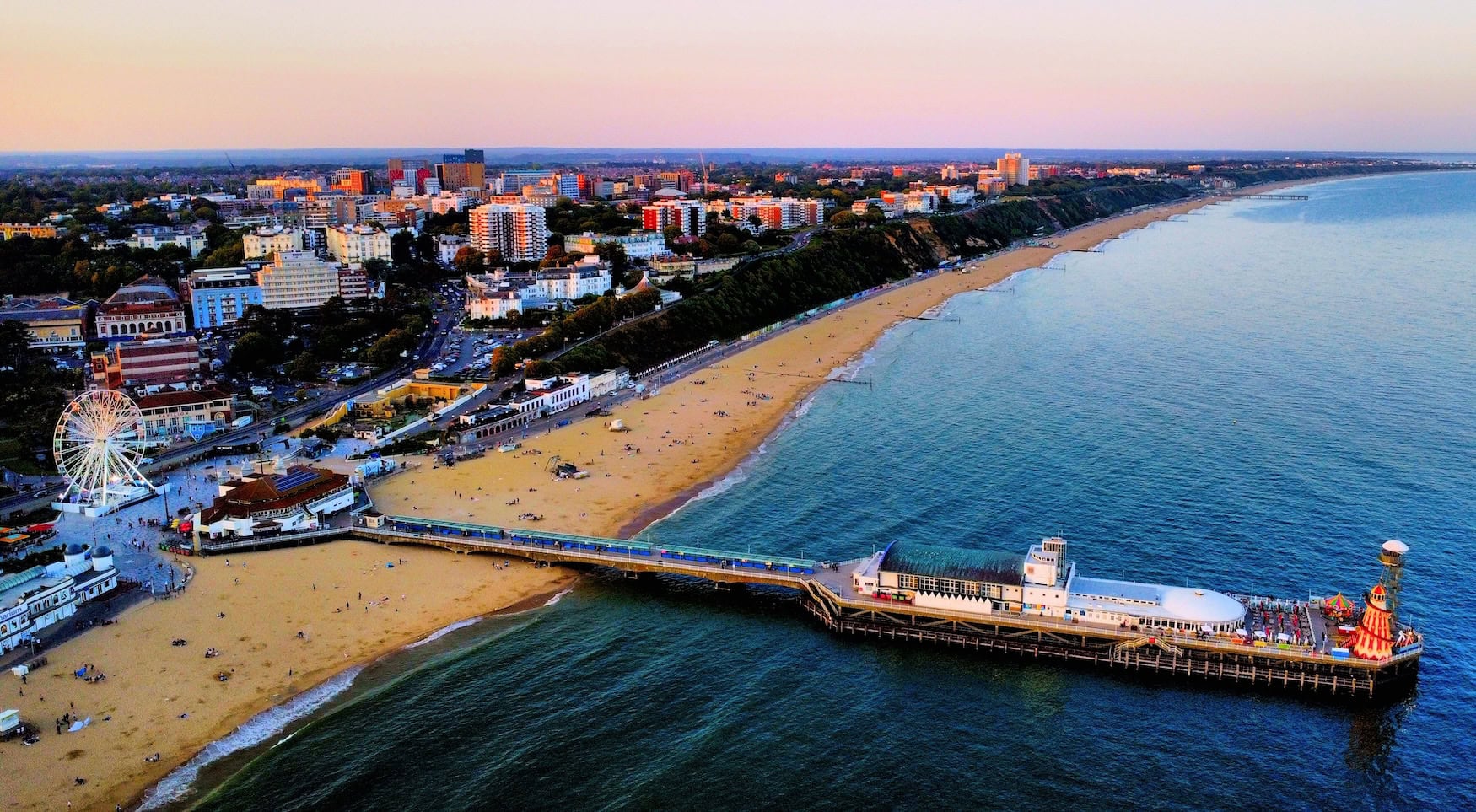 schönste Strände in England: Bournemouth Beach mit seinem Pier