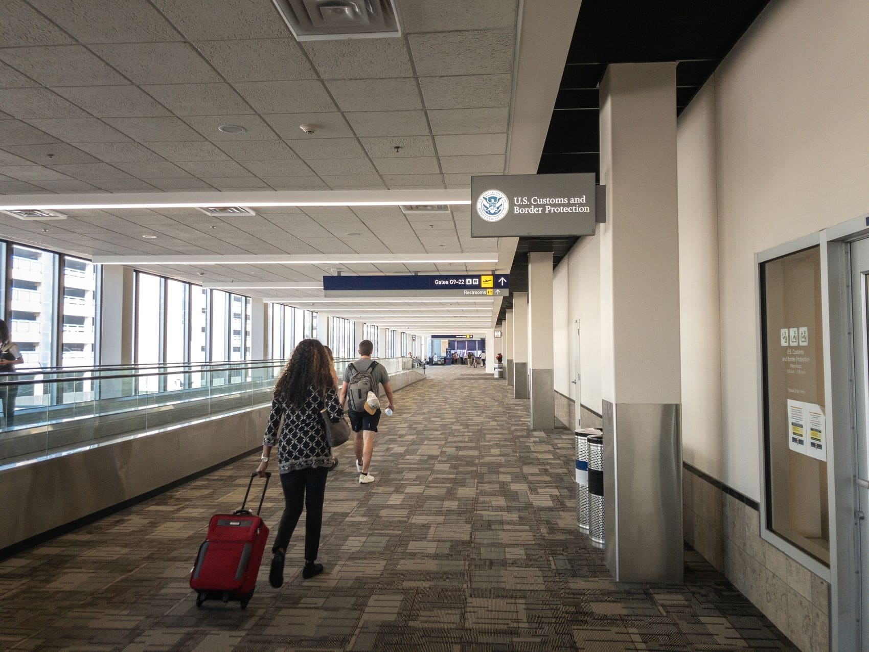 Einreise in die USA: Reisende bei der Ankunft im Flughafen Minneapolis