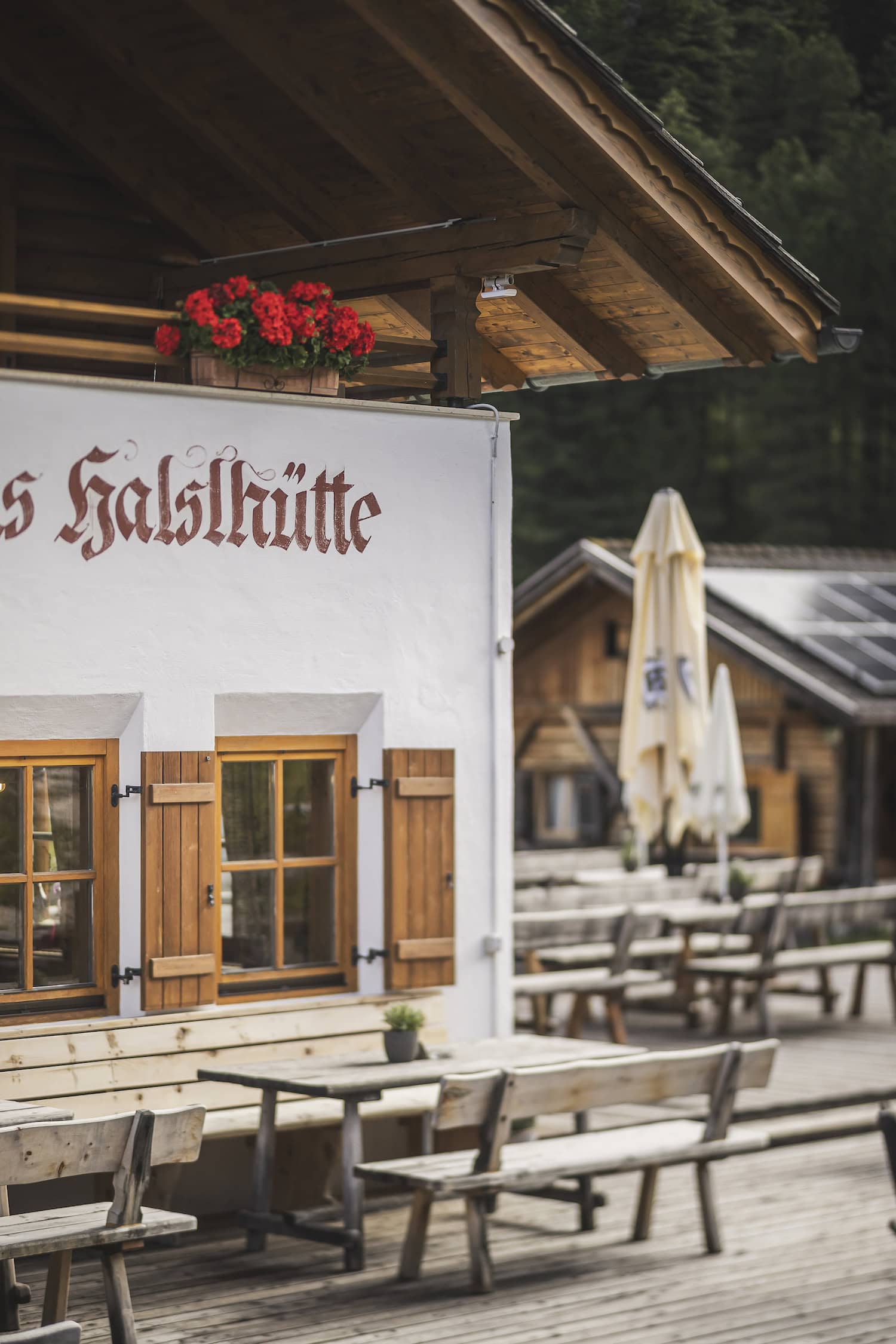 Halshütte im Sommer in Brixen in Südtirol 