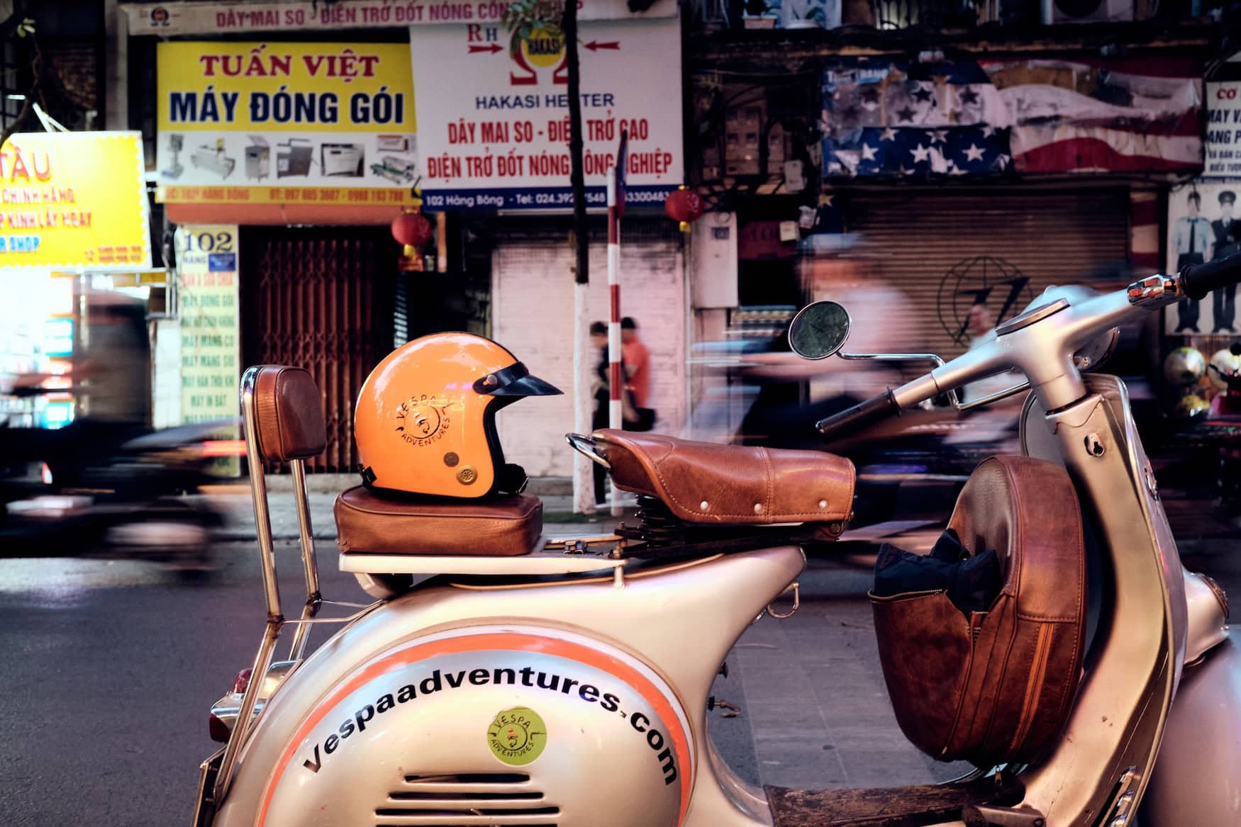 Rollertour-Anbieter Vespa Adventures in Hanoi