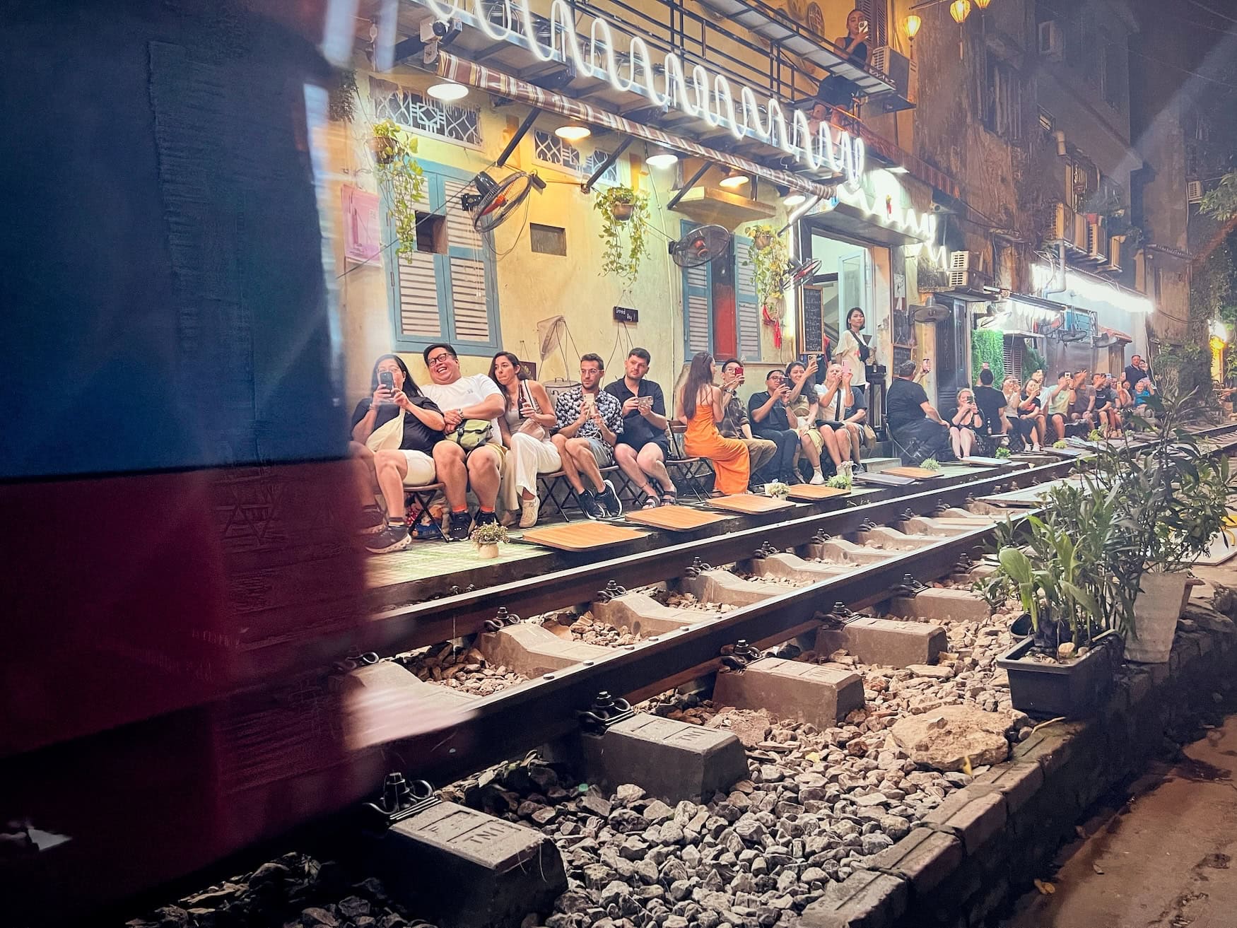 Die berühmte Train Street in Hanoi 