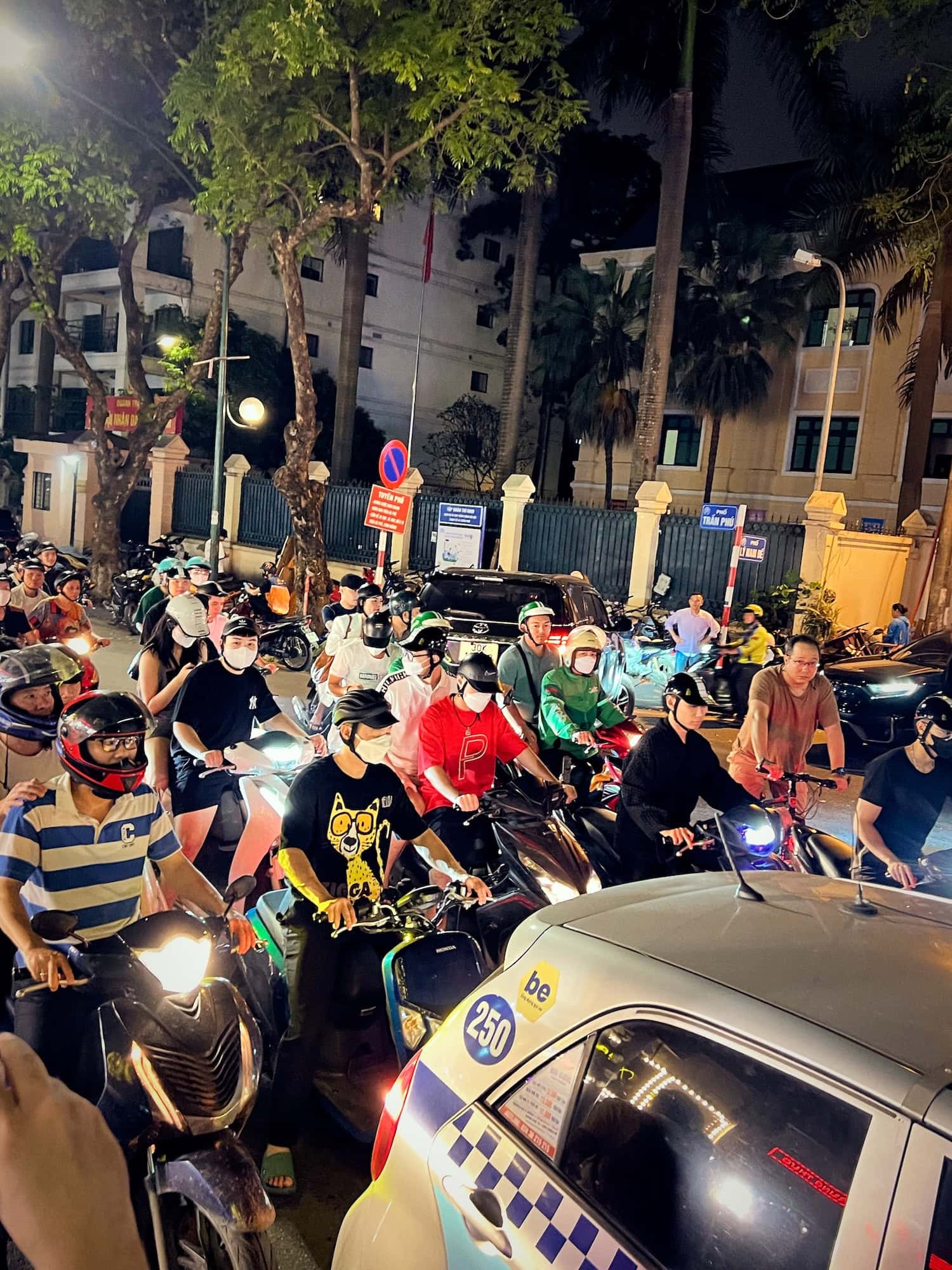 Straßenverkehr in Hanoi