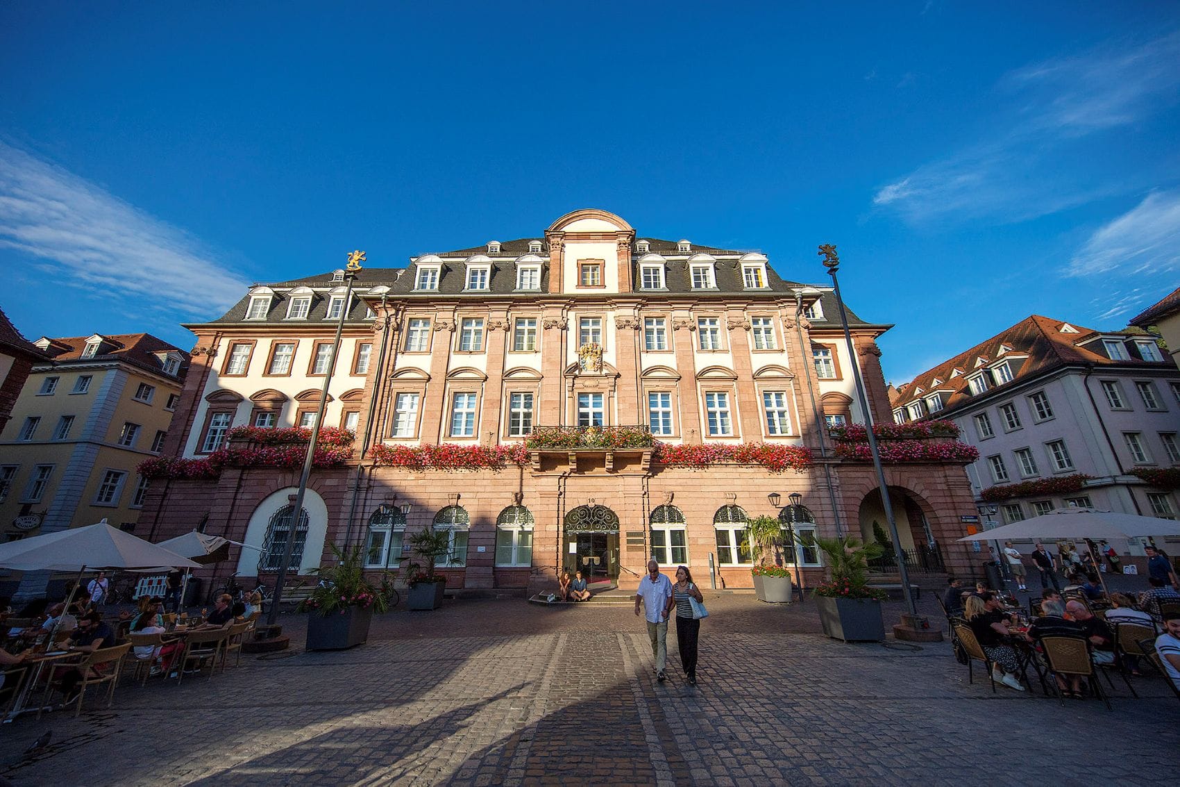 Rathaus und Markplatz in Heidelberg