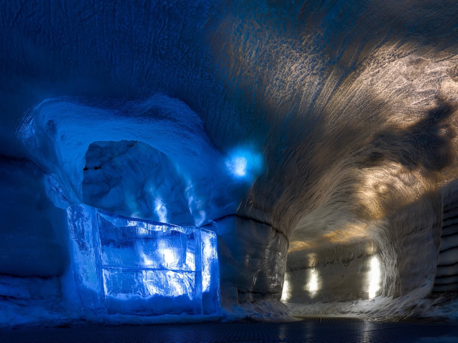 Eishöhle im Perlan Museum in Island
