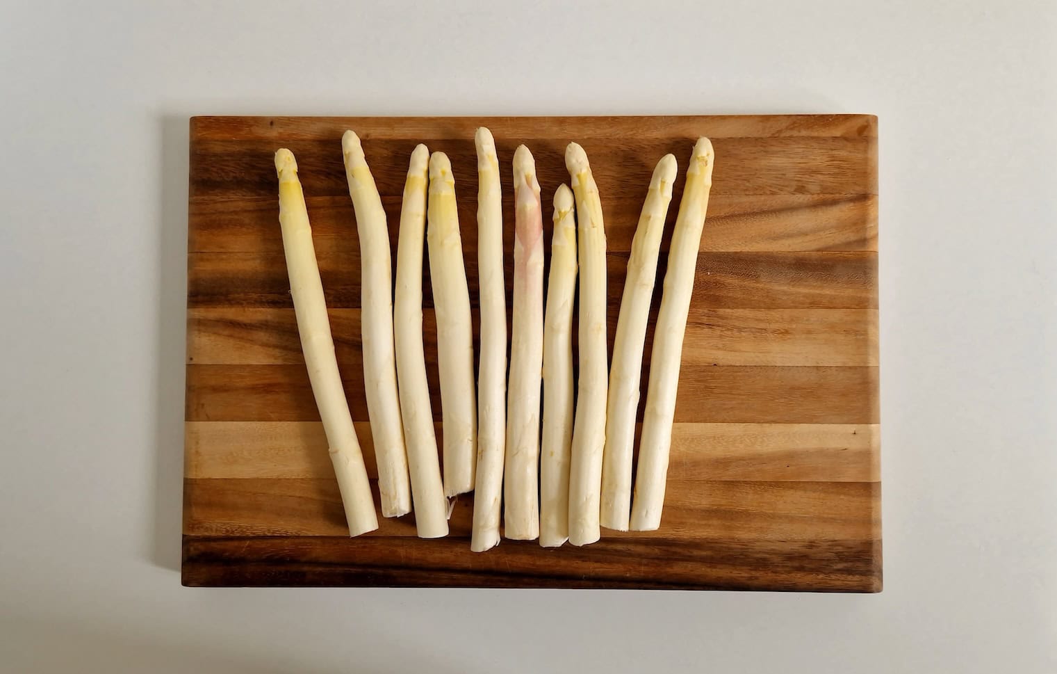 Weißer Spargel.