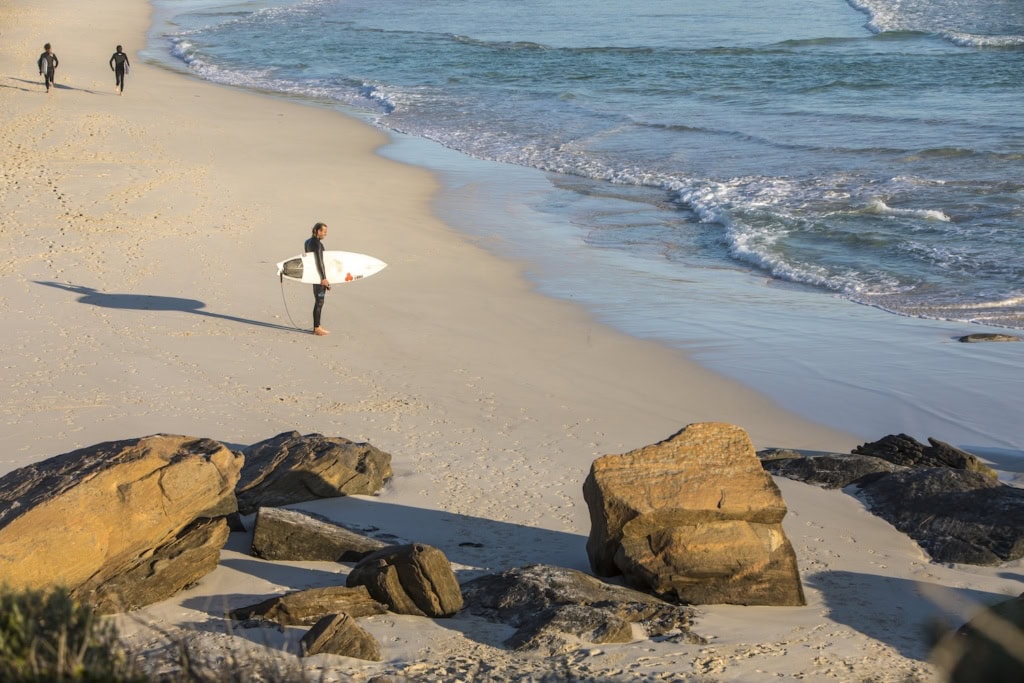 Surfer am Redgate Beach, Margaret River