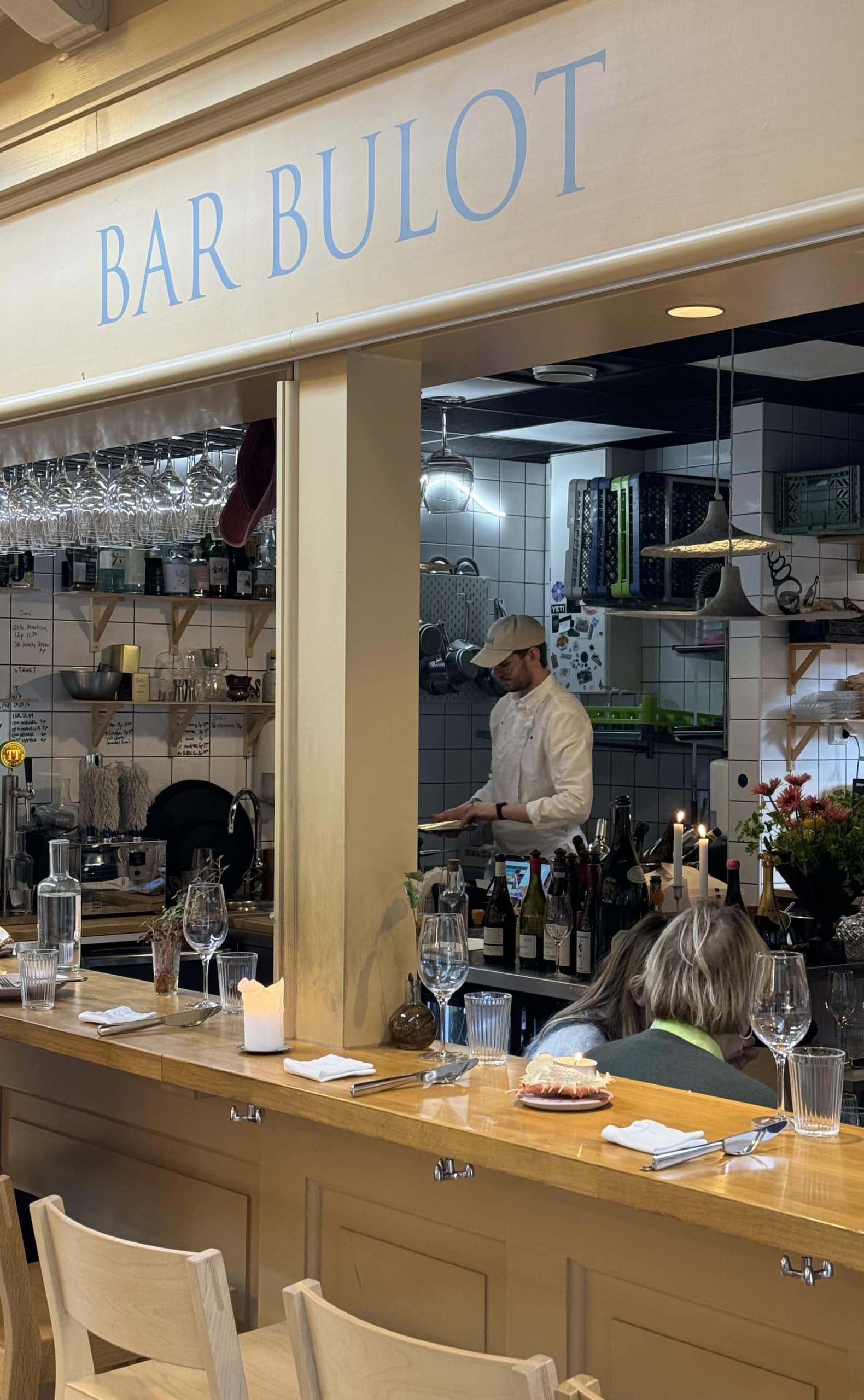 Die Bar Bulot in den Saluhallen ist unbedingt einen Besuch wert.