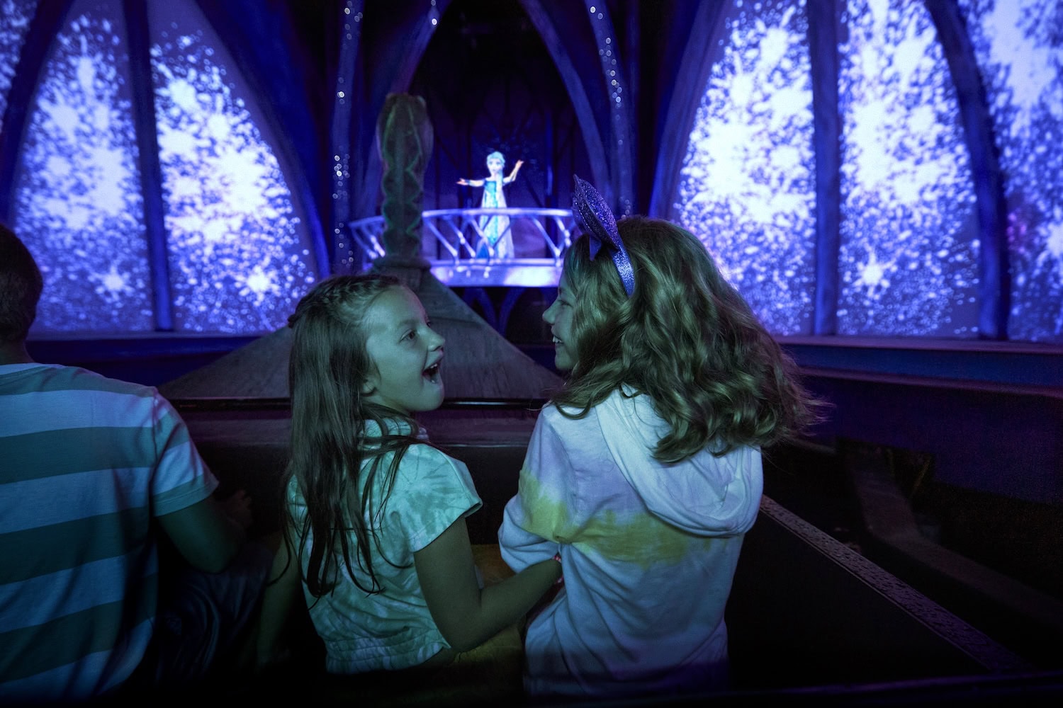 Kinder bei der Show Frozen