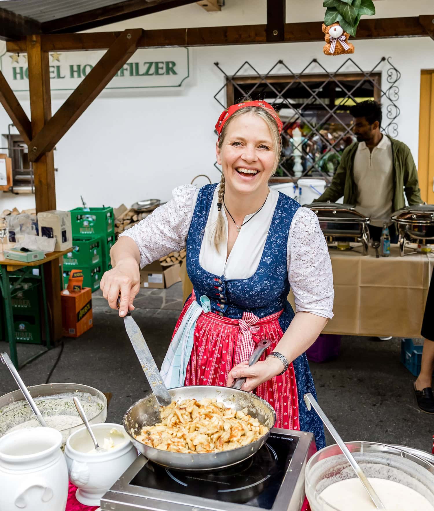 Frau auf einem Fest in Ellmau
