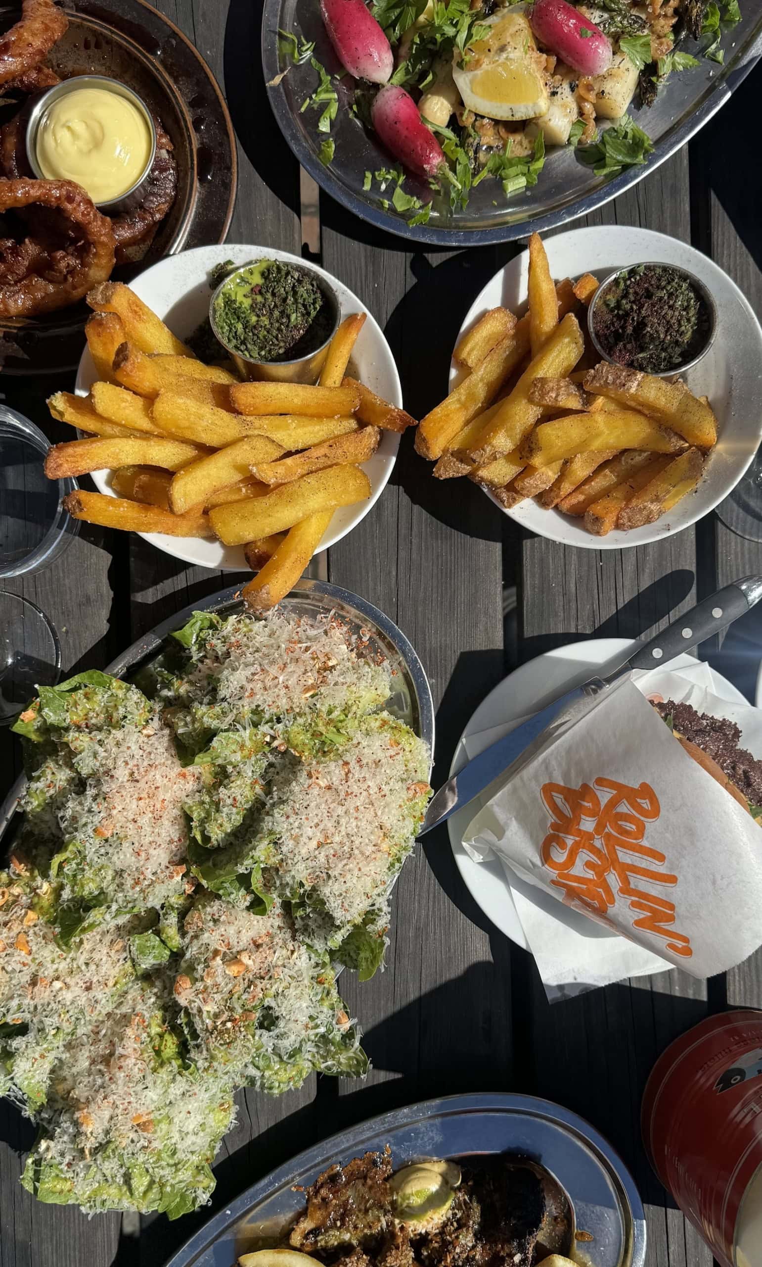 Streetfood im Rollin Bistros Backyard.