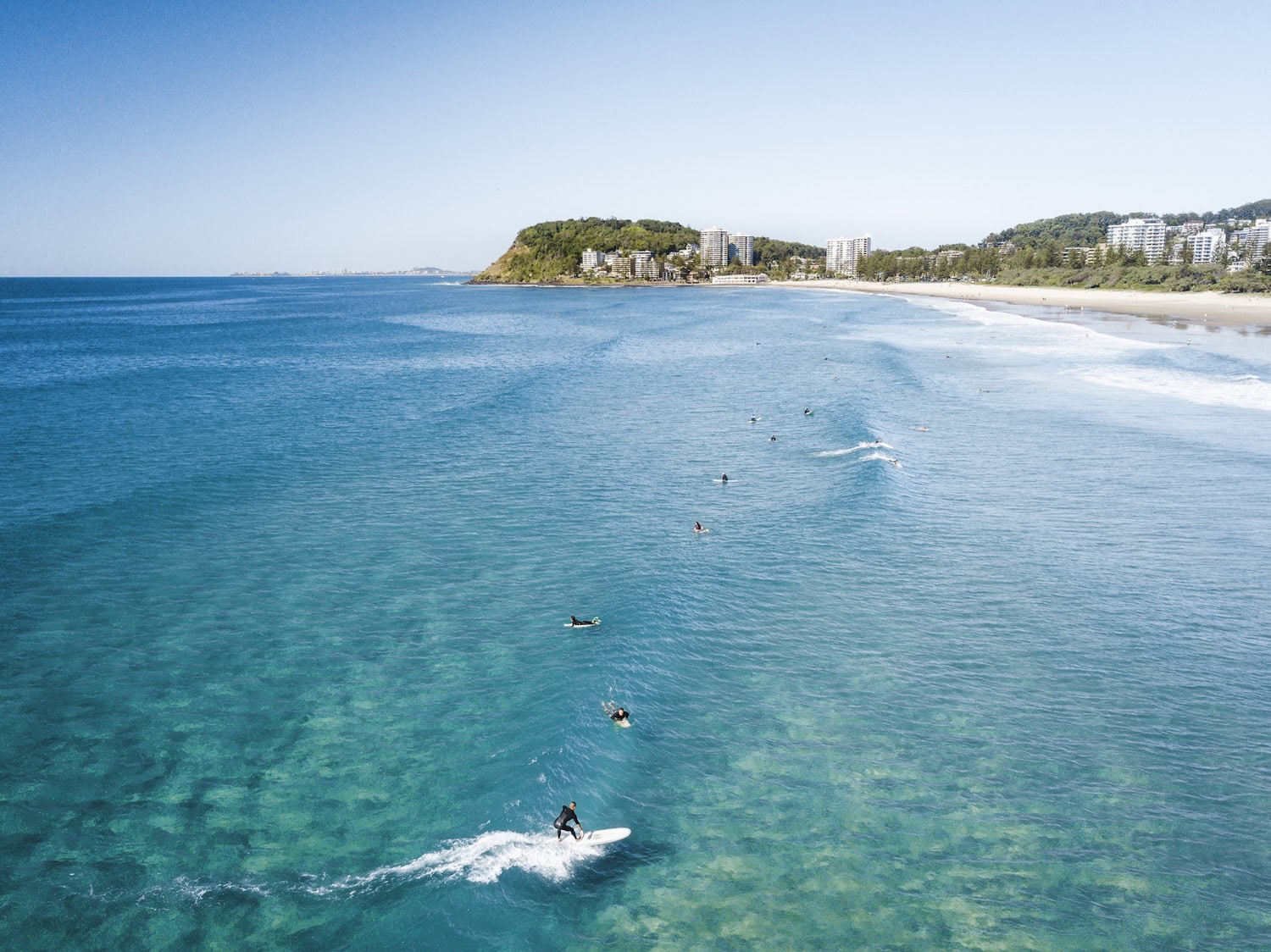 Surfer in North Burleigh in Australien