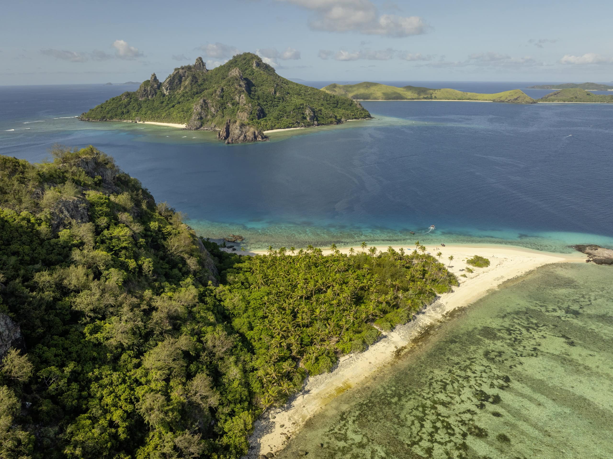 Drohnenaufnahme der Monuriki Island auf Fidschi