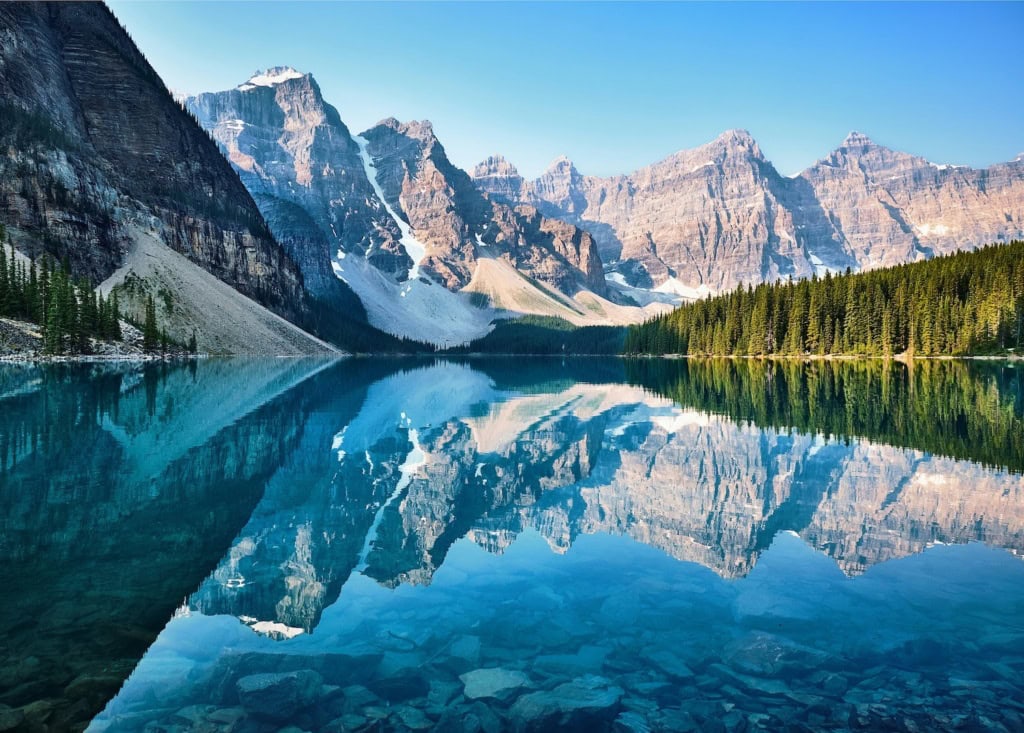 Berge und Seen in Kanada