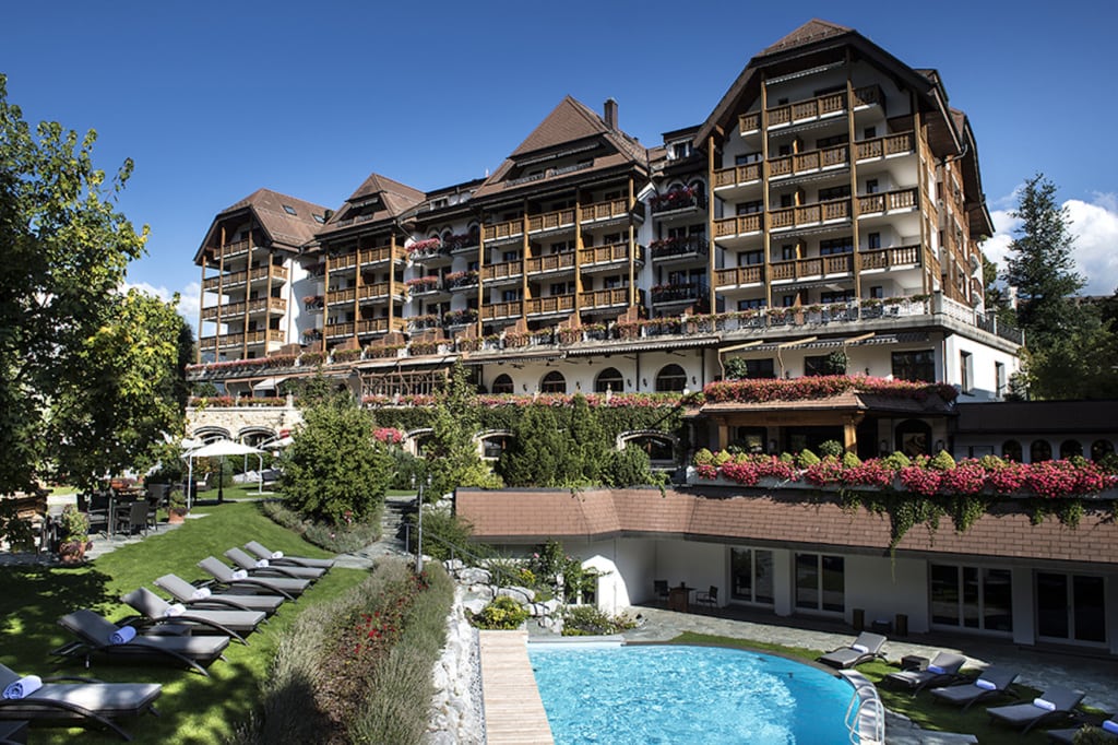 Fassade des Park Gstaad in Gstaad, Schweiz
