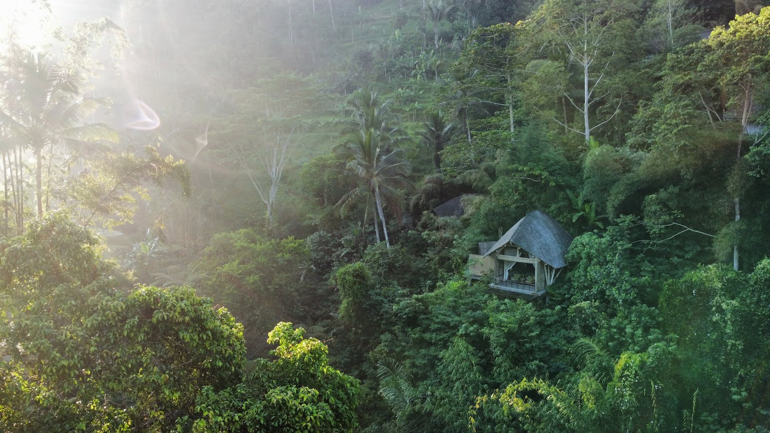 Drohnenaufnahme des Buahan, a Banyan Tree Escape in Bali