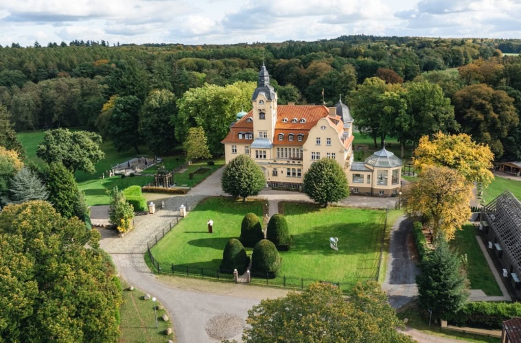 Bernsteinschloss Wendrof von oben