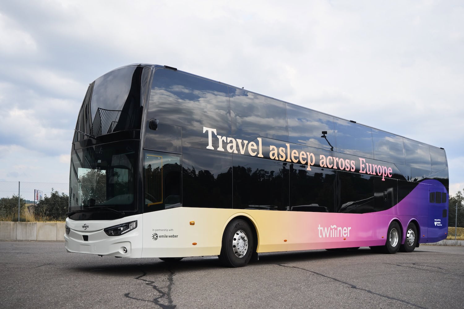 Twiliner Nachtbus von außen