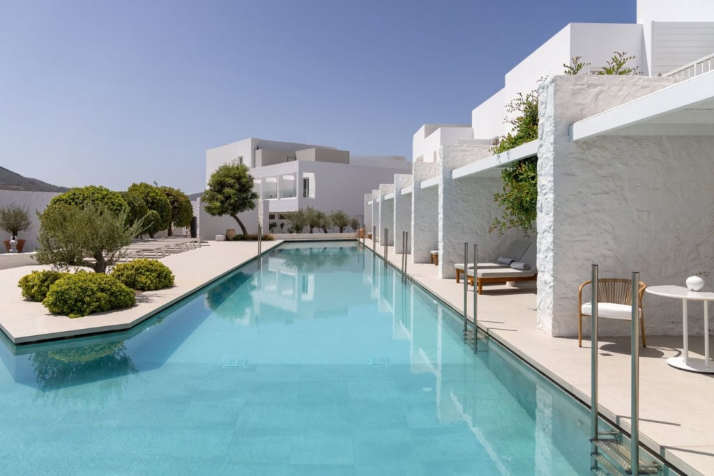Pool-Area im Hotel Patmos Aktis