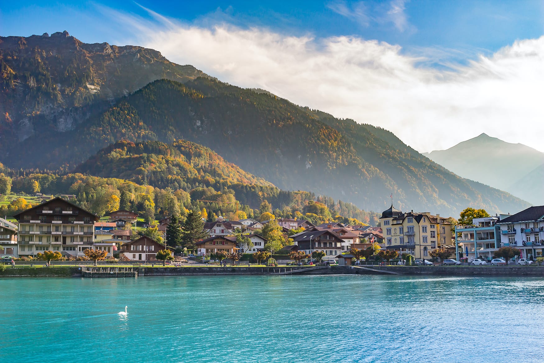 Landhäuser am Breinzer See in Interlaken