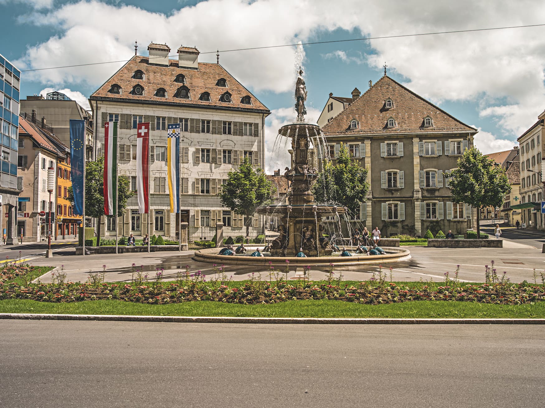 Der 1888 erbaute Brunnen war das erste dekorative Denkmal in La Chaux-de-Fonds, das an die Versorgung der Stadt mit fliessendem Wasser erinnert.