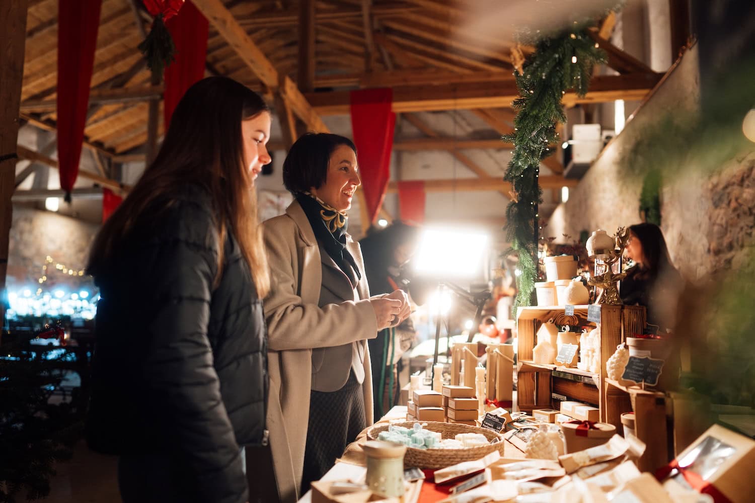 Auf dem Adventsmarkt im Schloss Ulrichshusen