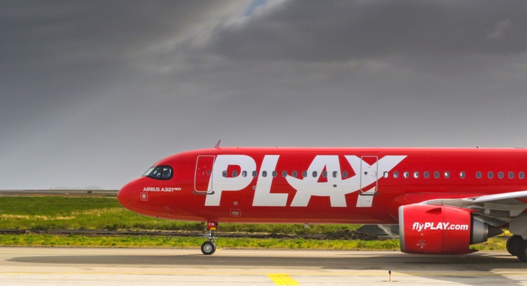 Flugzeug der Airline Play