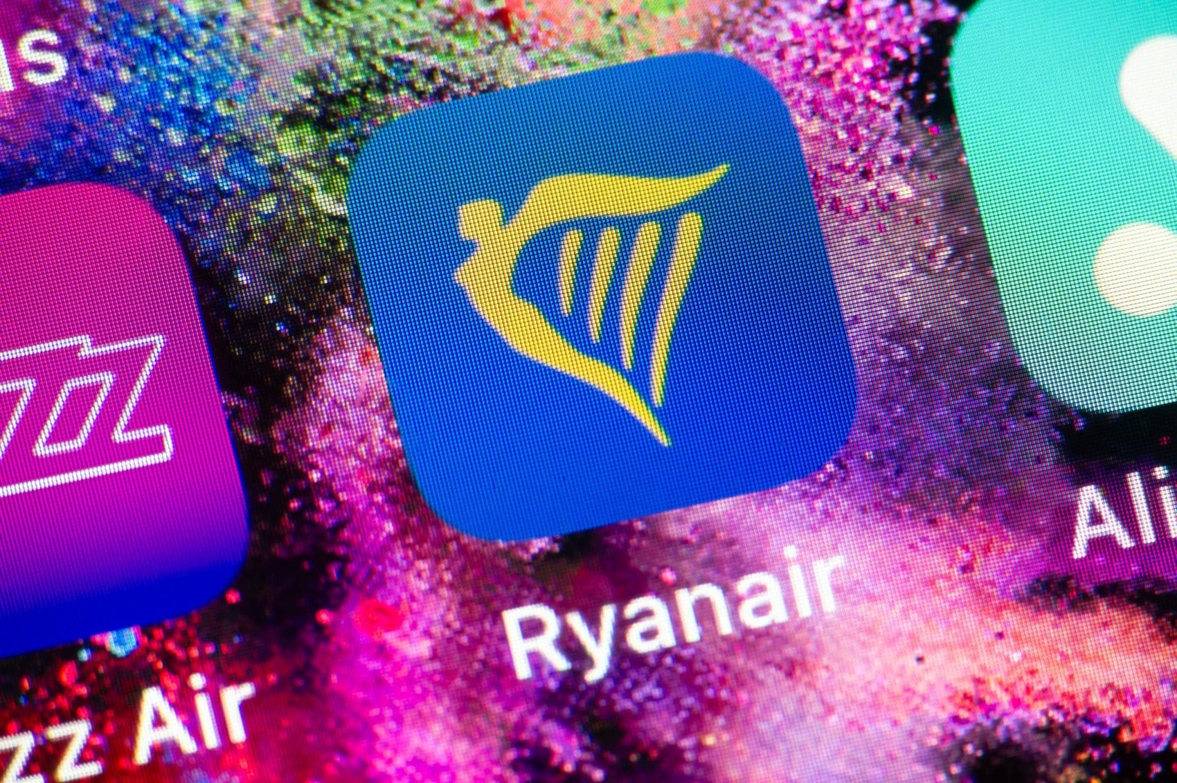 App-Logo von Ryanair auf Handy-Display