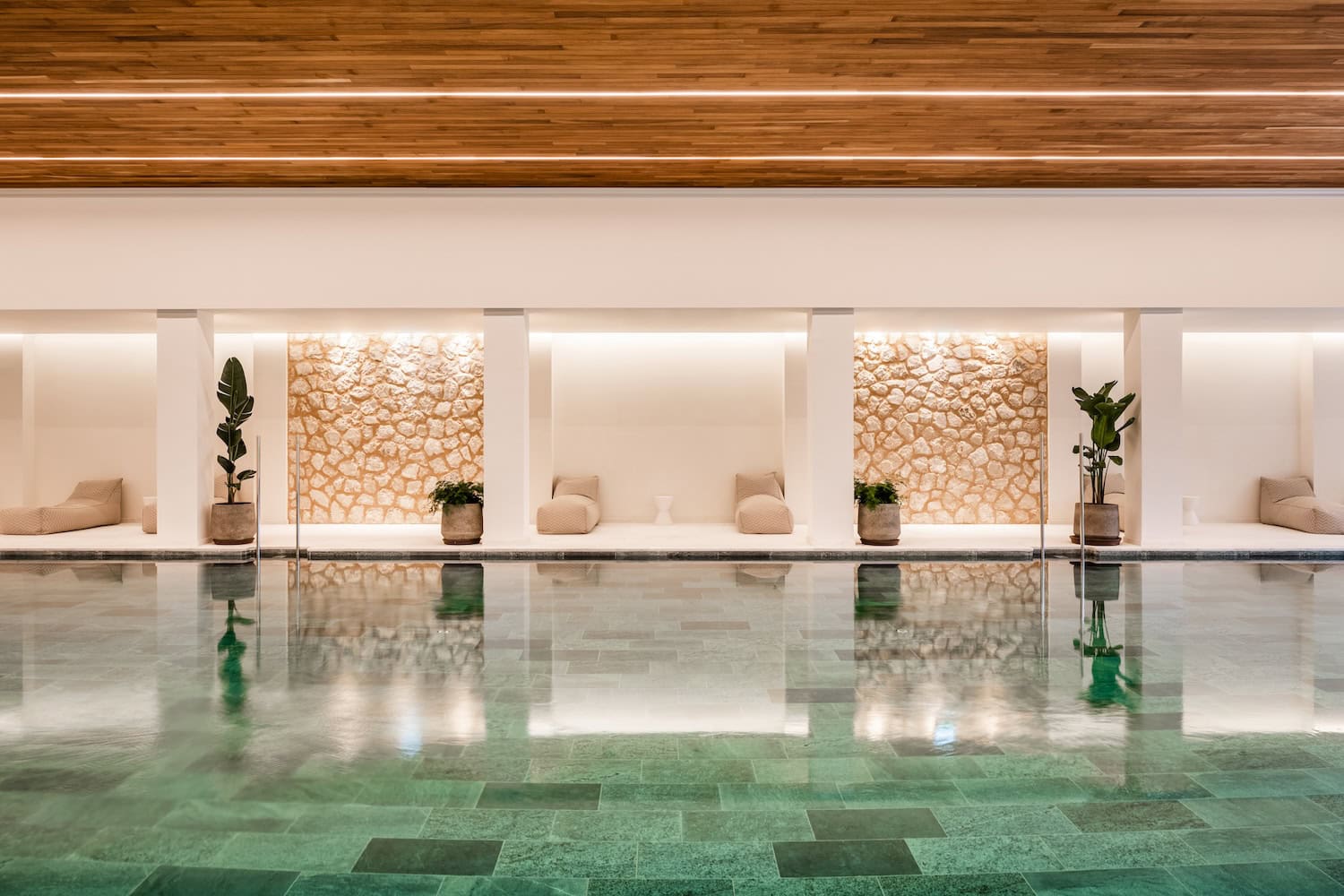 Pool im Spabereich des Kimpton Aysla Mallorca