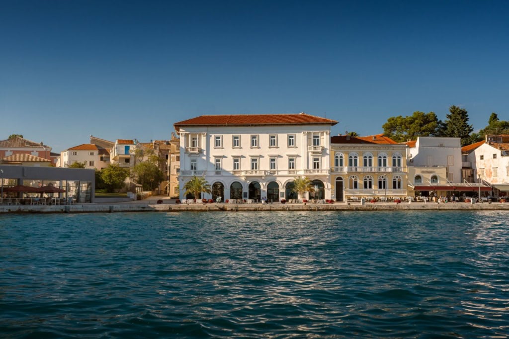 Außenansicht des Jadran Heritage Hotels Valamar Collection